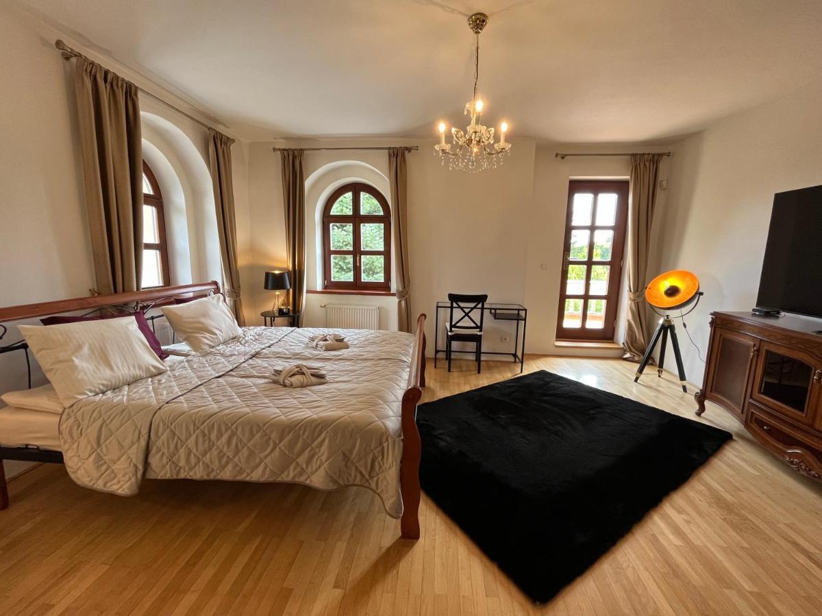 Dogs Resort And Spa Horni Bezdekov Ngoại thất bức ảnh